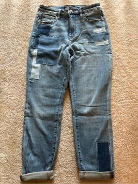 EUC Judy Blue Boyfriend Fit Patch Jeans 7/28